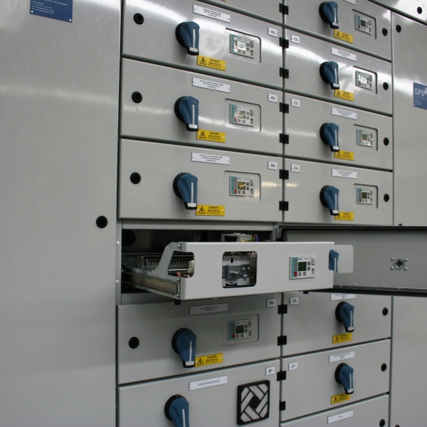 Offshore platform desalination plant